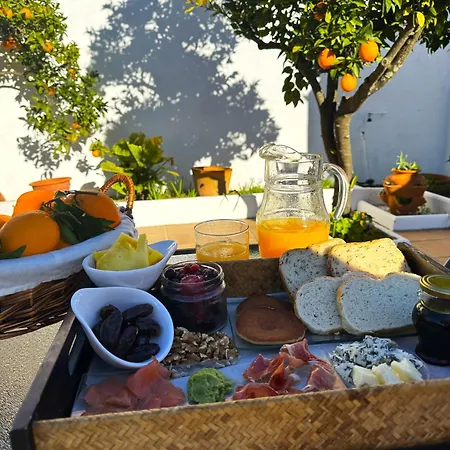 El Patio De Naranjos * Guadalupe (Extremadura)