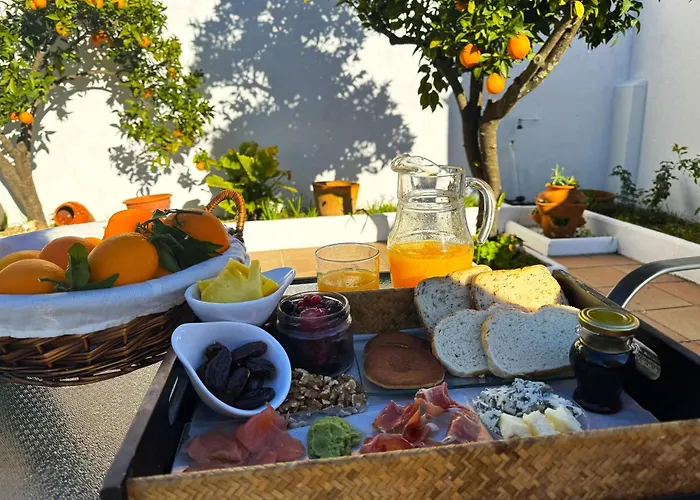 El Patio De Naranjos * Guadalupe (Extremadura)